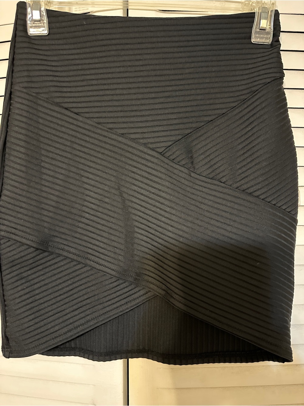 H&M DIVIDED Black Ribbed Crossover Front Mini Skirt Size Small
